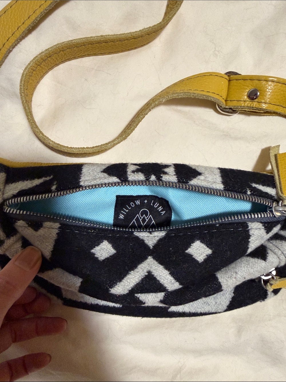 Willow + Luna Pendleton crossbody bag - Picture 3 of 5